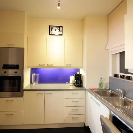 In Het Zoute Near Zeedijk Promenade * Кнокке-Хейст